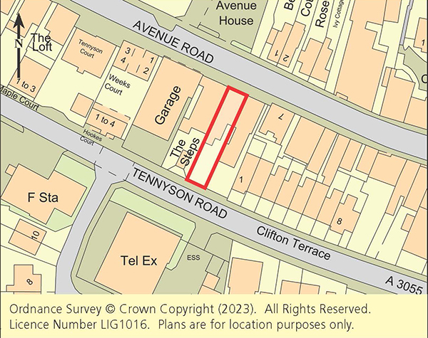 Lot: 144 - FREEHOLD TOWN CENTRE INVESTMENT COMPRISING A SHOP AND THREE FLATS -